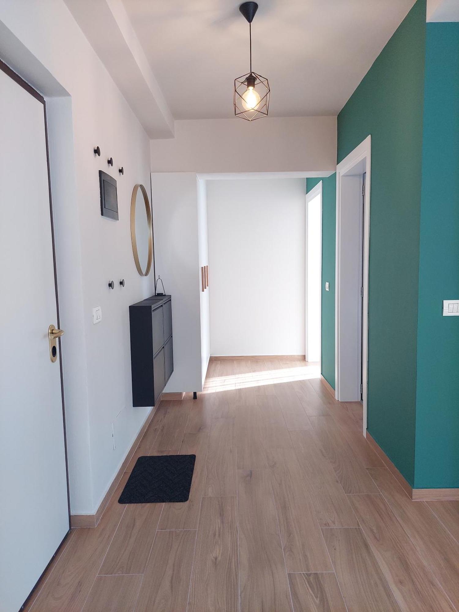 Behome Tiranë Luaran gambar